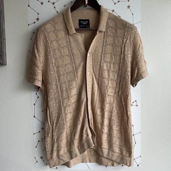 Abercrombie & Fitch Other - ⛱️NWOT⛱️ BUTTON THROUGH SWEATER POLO ⛱️ ABERCROMBIE ⛱️ SMALL⛱️ TAN